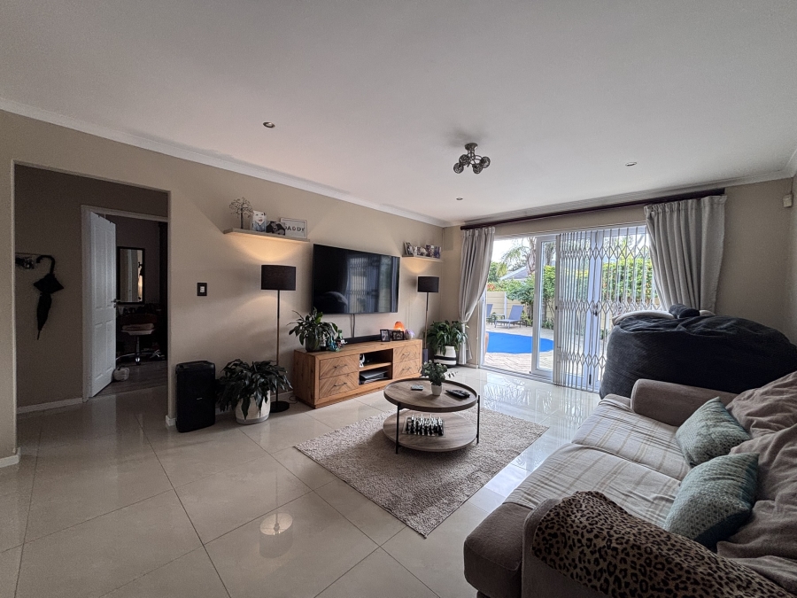 To Let 3 Bedroom Property for Rent in Sunningdale Western Cape